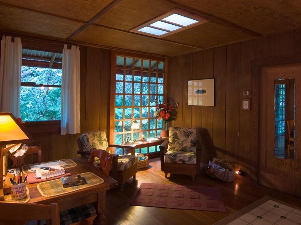 ホテル Crater Rim Cabin ボルケーノ 部屋 写真